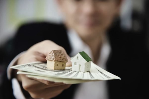 Prescrição quinquenal da cobrança de taxas condominiais